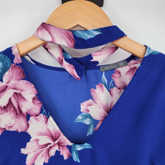 Soprano‎ Women's Floral Choker Neck Shift Dress Blue Size Medium - Picture 4 of 10